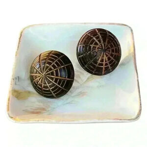 ⭐️2/$10⭐️ Vintage wood-look carved round stud earrings